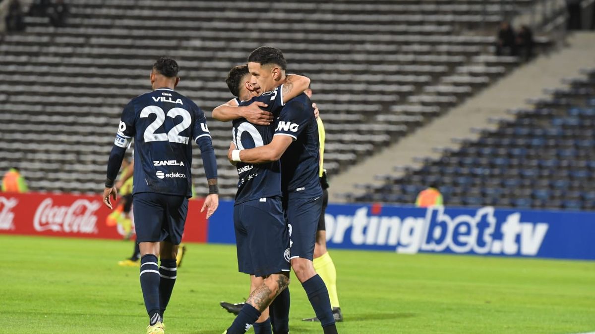 Alex Arce firma un triplete y la Lepra golea 4-1 a La Guaira para mantenerse líder invicto del Grupo C — image 2