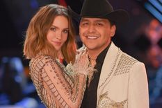 Foto: https://www.latimes.com/espanol/entretenimiento/articulo/2021-09-28/tras-sus-tres-nominaciones-al-latin-grammy-chrsitian-nodal-le-canta-su-amor-a-belinda