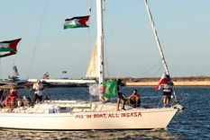 La flotilla hacia Gaza fue bloqueada por Israel y dejada a la deriva. Foto Efe