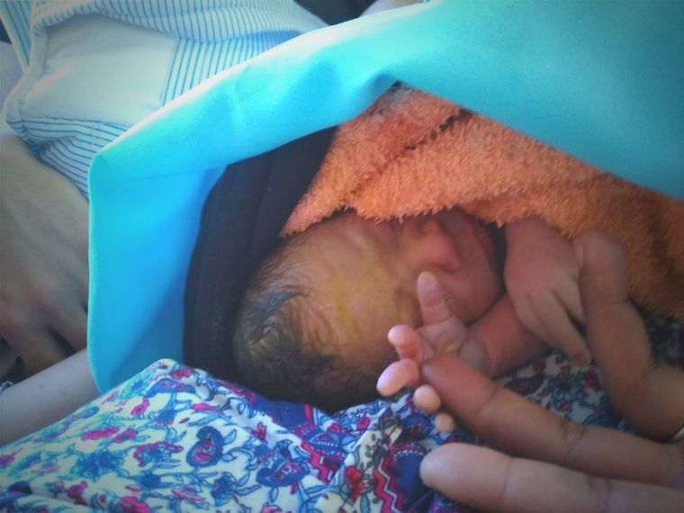 Bienvenido El pequeño nació en perfecto estado. Junto a su mamá, está internado para monitorear su evolución.