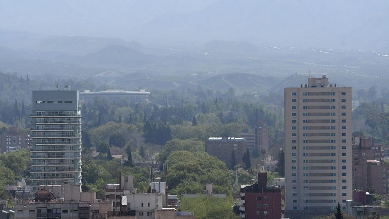 El pronóstico anticipa leves ráfagas de viento Zonda en distintos sectores del territorio provincial. El pronóstico anticipa leves ráfagas de viento Zonda en distintos sectores del territorio provincial.
