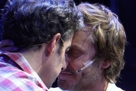 Esteban Lamothe y Benjamín Vicuña son los protagonistas de la obra de teatro Secreto en la montaña. Esteban Lamothe y Benjamín Vicuña son los protagonistas de la obra de teatro Secreto en la montaña.