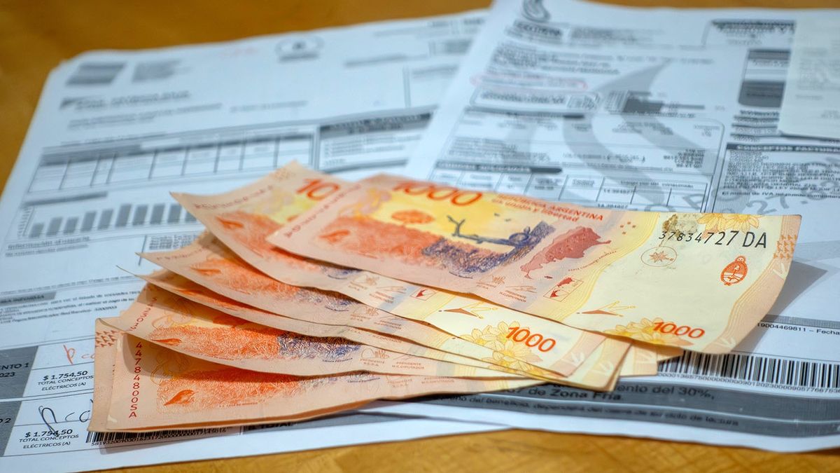 Bolsillos estresados: un hogar del AMBA necesitó $250.000 en mayo para cubrir los costos de los servicios esenciales
