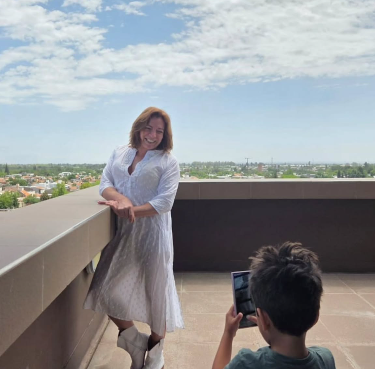 Lizy Tagliani junto a su hijo en Mendoza. Lizy Tagliani junto a su hijo en Mendoza.