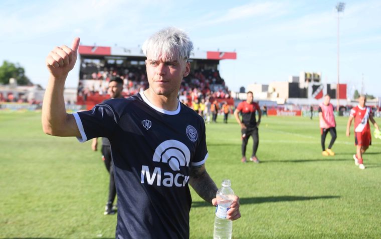 ¿Pulgar arriba al Ciclón? Foto: Télam