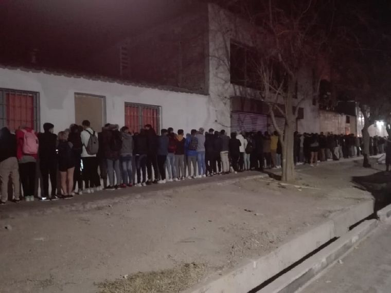 En la fiesta clandestina había más de 100 personas. Foto: Ministerio de Seguridad