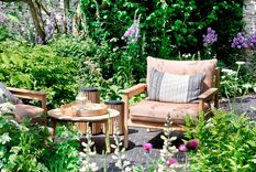 Existen retoques sencillos que permiten que un patio o jardín luzca espléndido -y no deslucido- durante los meses más fríos.
