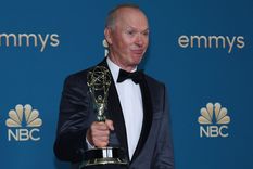 Foto: https://aristeguinoticias.com/1209/kiosko/michael-keaton-hace-historia-en-los-premios-emmy-2022/