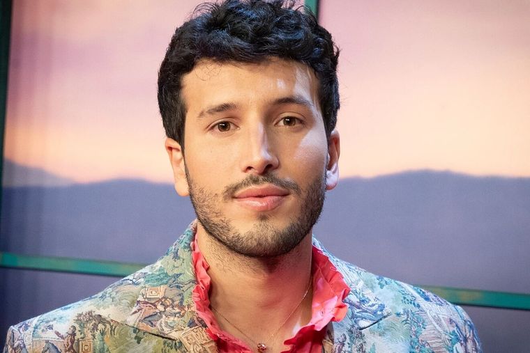 Sebastián Yatra salió a desmentir los rumores que apuntan a su supuesta infidelidad a Tini Stoessel.