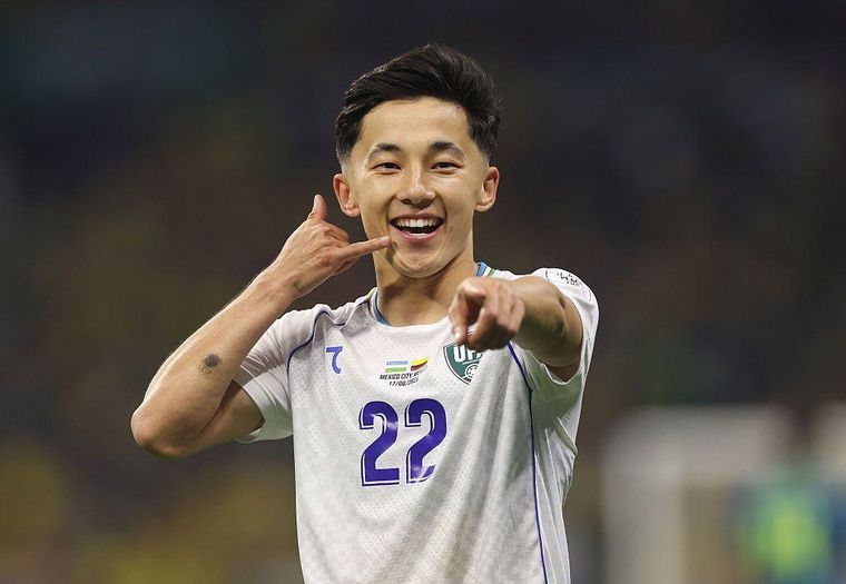 Fayzullaev marcó el primer gol jamás de Uzbekistán en una Copa del Mundo.