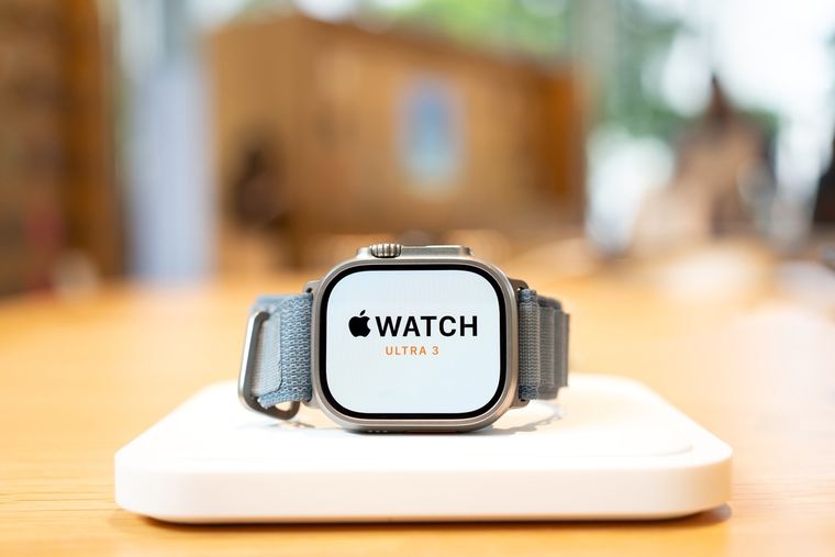 El Apple Watch Ultra 3 destaca por su resistencia extrema y una pantalla de 3000 nits. El Apple Watch Ultra 3 destaca por su resistencia extrema y una pantalla de 3000 nits.