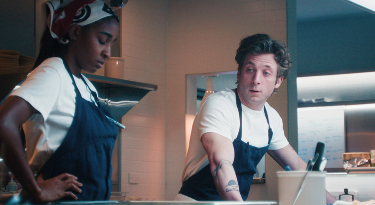 Ayo Edebiri y Jeremy Allen White en la temporada final de The Bear. Ayo Edebiri y Jeremy Allen White en la temporada final de The Bear. 