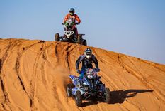 Francisco Moreno sortea una duna árabe. Foto: @dakar