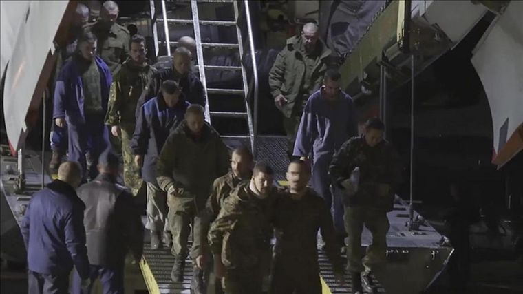 Intercambio de prisioneros de guerra entre Rusia y Ucrania Foto: DPA