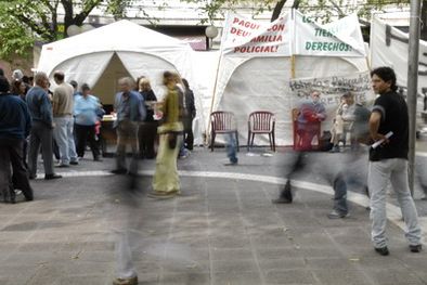 MDZol | Familiares de policías en protesta. Foto: Marcelo Ruiz / MDZ