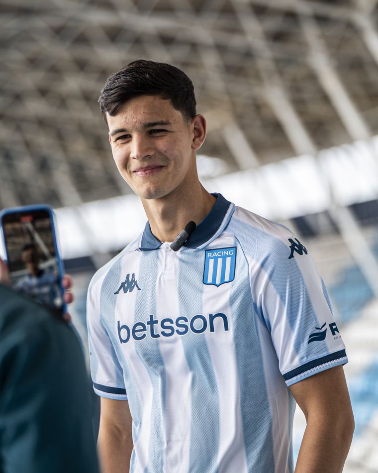 Valentín Carboni, el gran fichaje de Racing y todo el mercado de pases del fútbol argentino. Valentín Carboni, el gran fichaje de Racing y todo el mercado de pases del fútbol argentino.