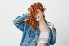 Con este truco casero podrás tener el pelo rizado sin la necesitad de tener rizador Foto: Freepik