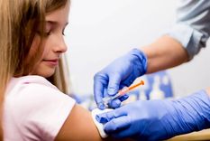 buena noticia: vacuna pfizer tiene eficacia del 100% en adolescentes