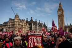 Las protestas también han sido fuertes en el país. Foto: FinancialTimes.