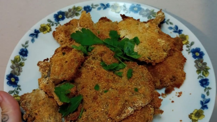 Una receta casera de milanesas de gírgolas, crocantes por fuera, tiernas por dentro y llenas de sabor.
