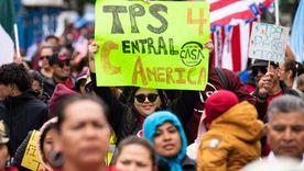 Organizaciones de defensa de derechos de los migrantes han pedido a la Casa Blanca durante años que se proteja de la deportación a los centroamericanos. Organizaciones de defensa de derechos de los migrantes han pedido a la Casa Blanca durante años que se proteja de la deportación a los centroamericanos.