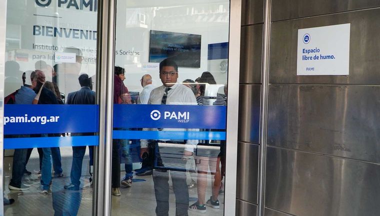 PAMI comunica cuáles son las credenciales que siguen siendo válidas en 2025 Foto: NA