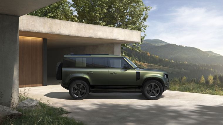 La versión más radical del Land Rover Defender utiliza un motor V8 biturbo de 4,4 litros y 635 CV.&nbsp;