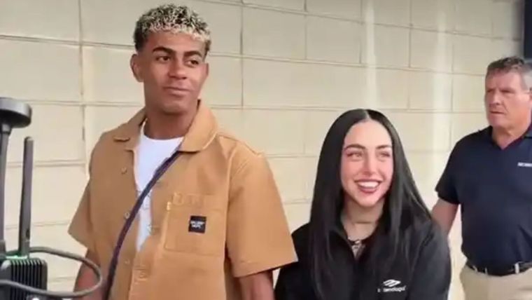 La familia del futbolista rechazó a la cantante. La familia del futbolista rechazó a la cantante.