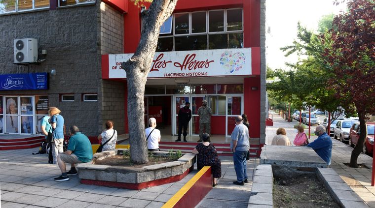 El hecho se produjo en el centro de votación dispuesto en el polideportivo Vicente Polimeni Foto: ALF PONCE MERCADO / MDZ