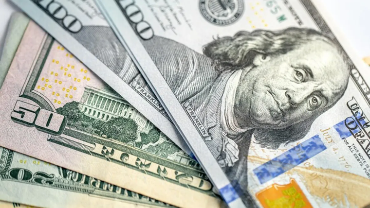 El dólar sigue subiendo.