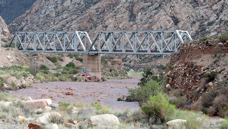 La abundancia del caudal del río Mendoza podría llegar a su fin rápidamente. Foto: ALF PONCE MERCADO / MDZ