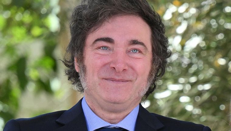 Javier Milei busca llevar adelante la utopía libertaria en Argentina. Según el autor de la nota, no  hay buenos antecedentes. Foto: EFE