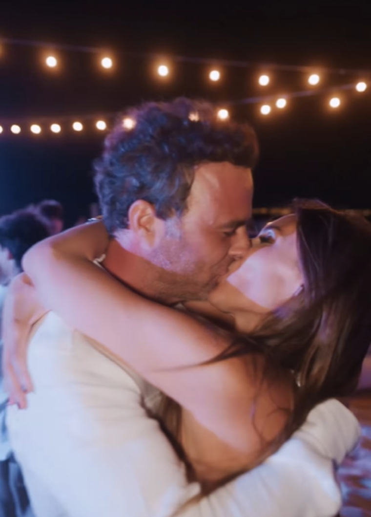 Pampita junto a Martín Pepa. Pampita junto a Martín Pepa.