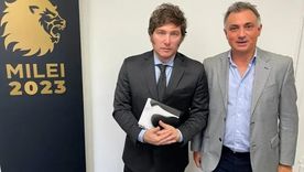 Concejales bonaerenses que llegaron a sus bancas en el 2023 escondidos en la boleta de Javier Milei, vuelven a su primer amor Concejales bonaerenses que llegaron a sus bancas en el 2023 escondidos en la boleta de Javier Milei, vuelven a su primer amor