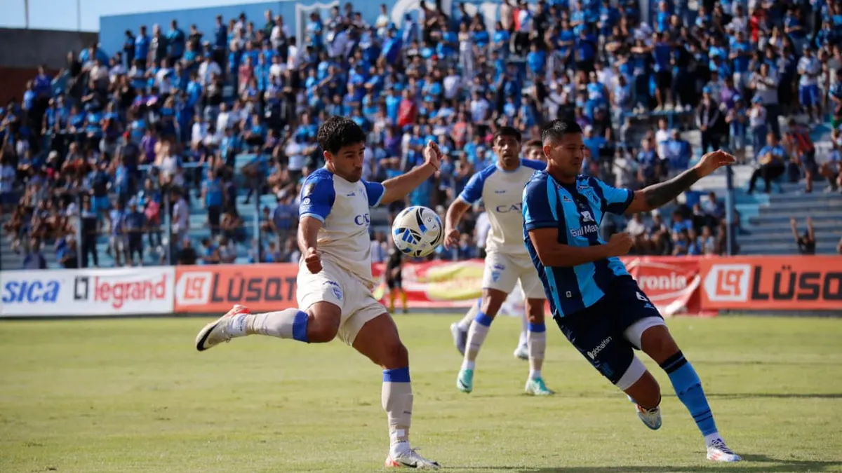 Lo bueno y lo malo del Tomba: una derrota que enciende alarmas, pero no lo baja de la pelea