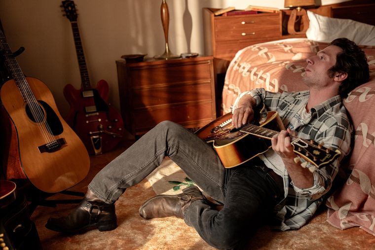 Jeremy Allen White se pone en la piel de Bruce Springsteen. Jeremy Allen White se pone en la piel de Bruce Springsteen.