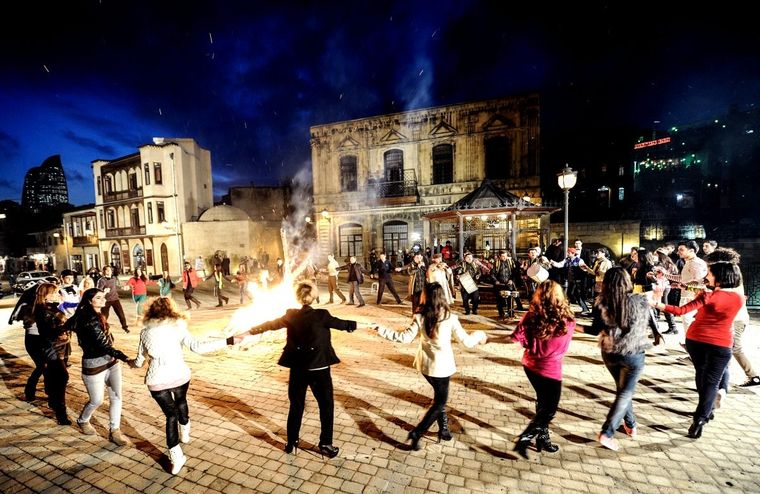 La celebración tradicional de Azerbaiyán para despedir el año viejo, que coincide con la Fiesta de la Vendimia Foto: Archivo