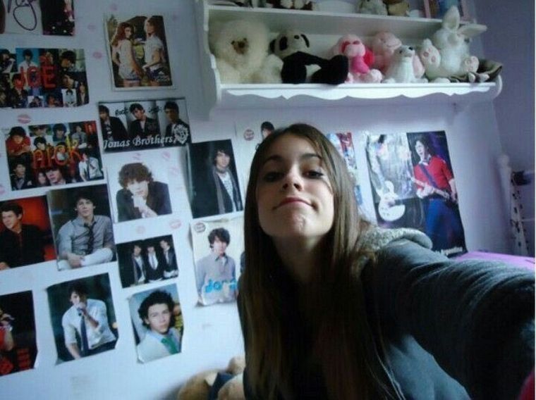 Tini siempre fue seguidora fiel de los hermanos Jonas. Tini siempre fue seguidora fiel de los hermanos Jonas.