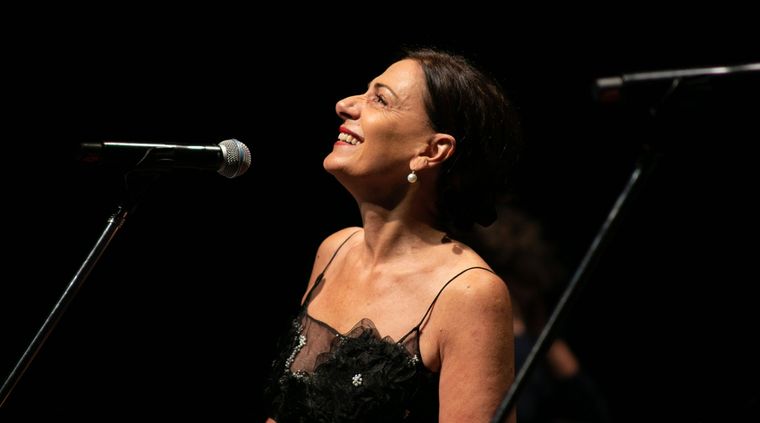 Verónica Cangemi presentando su disco en honor a Mendoza, en el Teatro Independencia. Foto: Gentileza