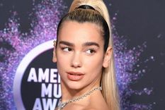 Dua Lipa Dua Lipa en Instagram y Donatella Vesace Foto: Vanity Fair