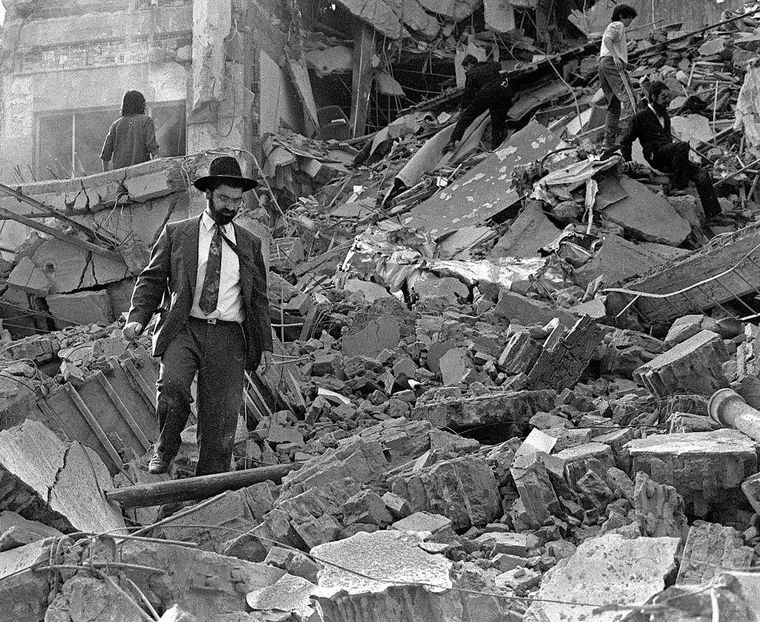 Exfuncionarios iraníes han sido acusados de vinculación con el atentado en la AMIA que mató a 85 personas en Buenos Aires en 1994.