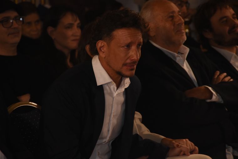 La visible emoción de Nico Vázquez en el homenaje.