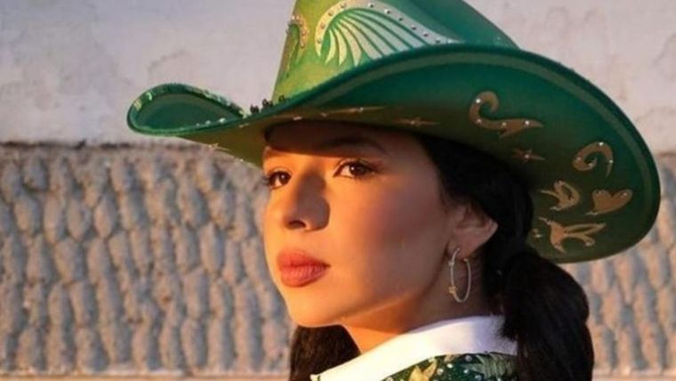 Ángela Aguilar Ángela Aguilar Álvarez Alcalá es una cantante estadounidense conocida por interpretar música regional mexicana. Foto: INSTAGRAM @angela_aguilar_