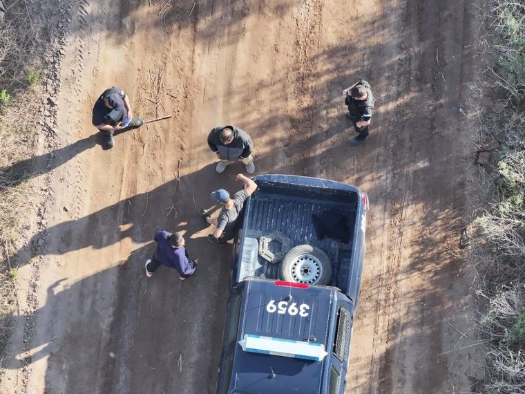 El hombre ya rescatado desde la perspectiva de uno de los drones.