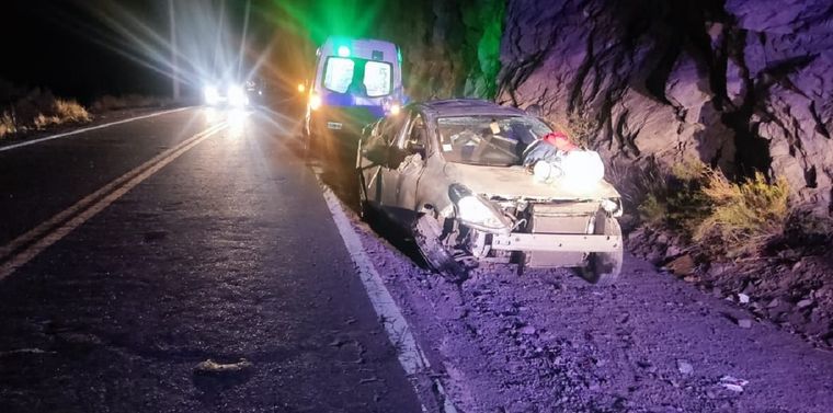 El conductor y su acompañante fueron atendidos por politraumatismos leves Foto: Prensa Ministerio de Seguridad