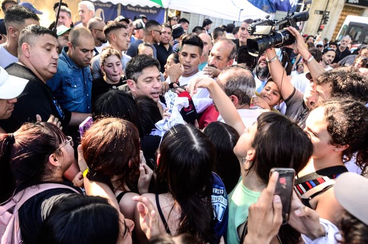 Kicillof junto a las Madres de Plaza de Mayo
