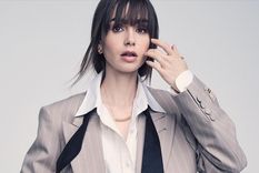 Lily Collins El detrás de su flequillo bob Foto: Fuente: Imagen / @vmagazine