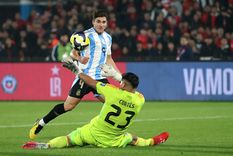 la reaccion de arturo vidal tras el golazo de julian alvarez en chile-argentina