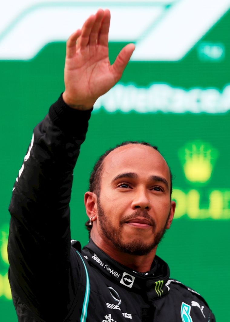 ¿Lewis Hamilton aprovechó la ausencia de Shakira para salir con una modelo? Lewis Hamilton es un piloto británico de Mercedes. Ha salido campeón 7 veces a lo largo de su carrera en la Fórmula 1. Foto: EFE