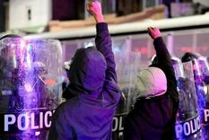 Centenares de personas salieron a la calle pocas horas después de que se supo de la muerte de Wallace.